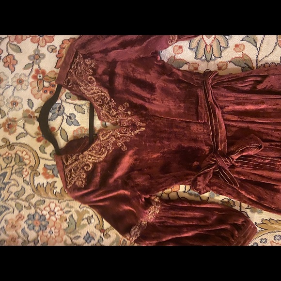 COPY - Indian velvet jumpsuit with gold embroidery. - Picture 7 of 10